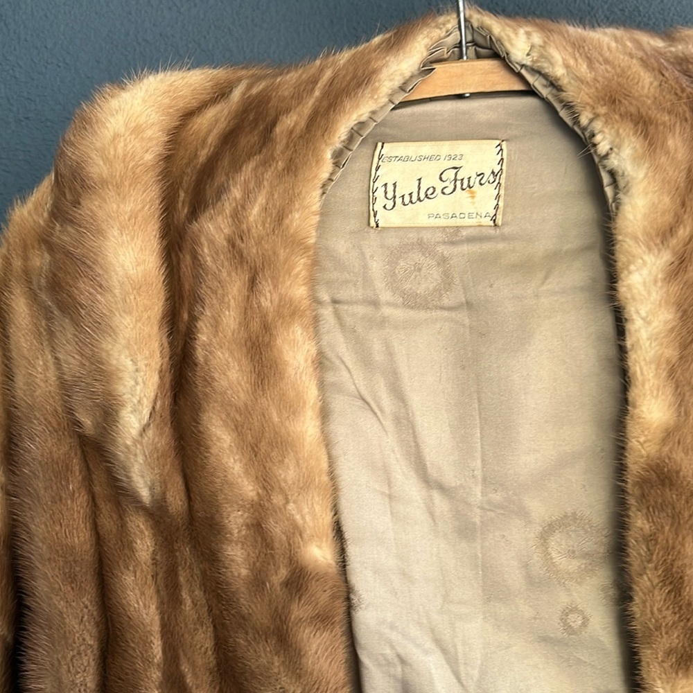 Vintage 40’s luxury Yule Furs Pasadena mink stole fur capelet shawl w pockets OS